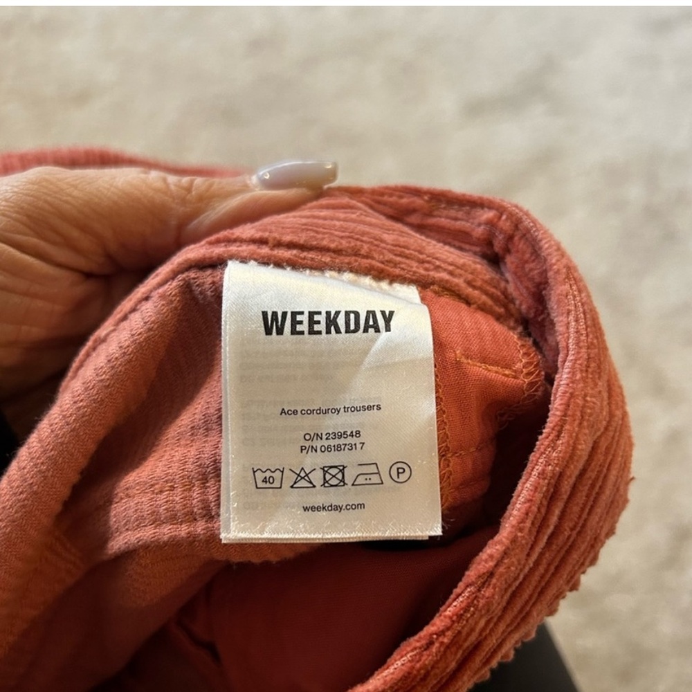 Weekday Ace Coral Corduroy Wide Leg Trouser Pants - Picture 5 of 9